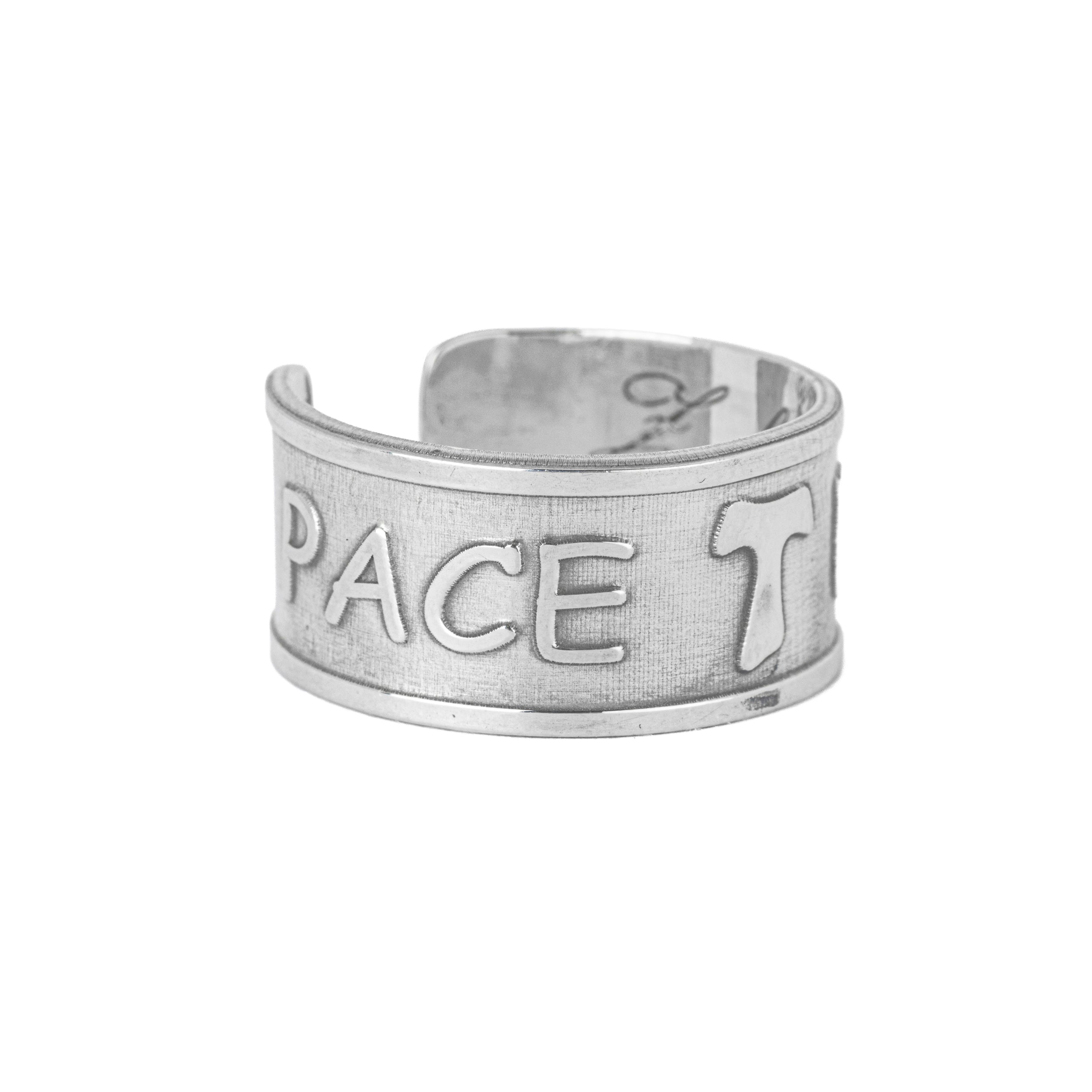 Anello Regolabile con "Pace e Bene" e Croce "Tao". Argento 925 di alta qualità.