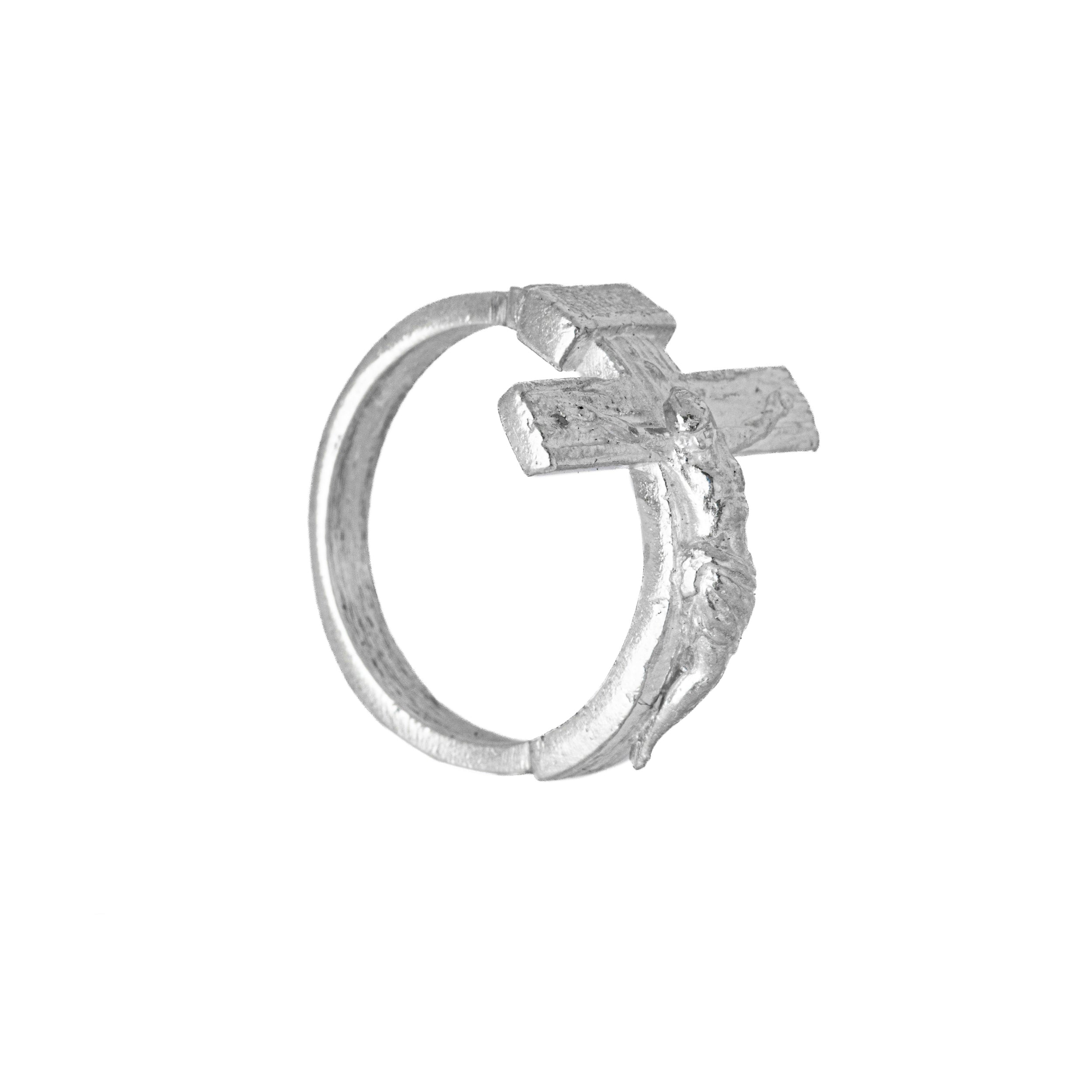 Anello con Cristo in Croce in Argento 925